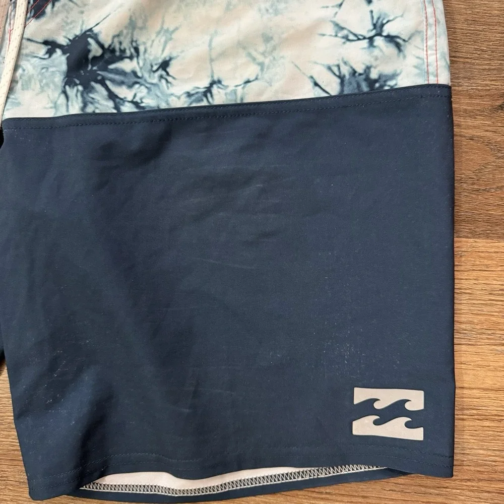 Billabong Platinum X Boardshorts Multi Striped‎ Men's Sz 34 Surfer Beach Tribong